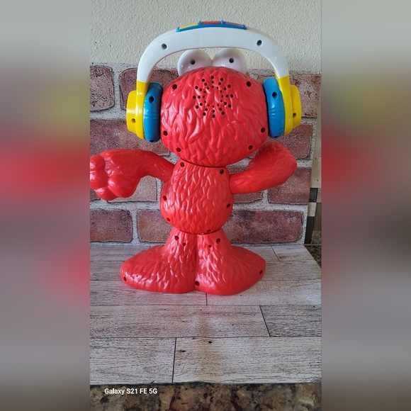 LET'S DANCE ELMO - Picture 3 of 5